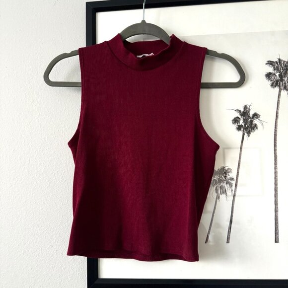Tilly's | EUC Full Tilt Burgundy Mock Neck Sleeveless Crop Top Size Large - Picture 2 of 6